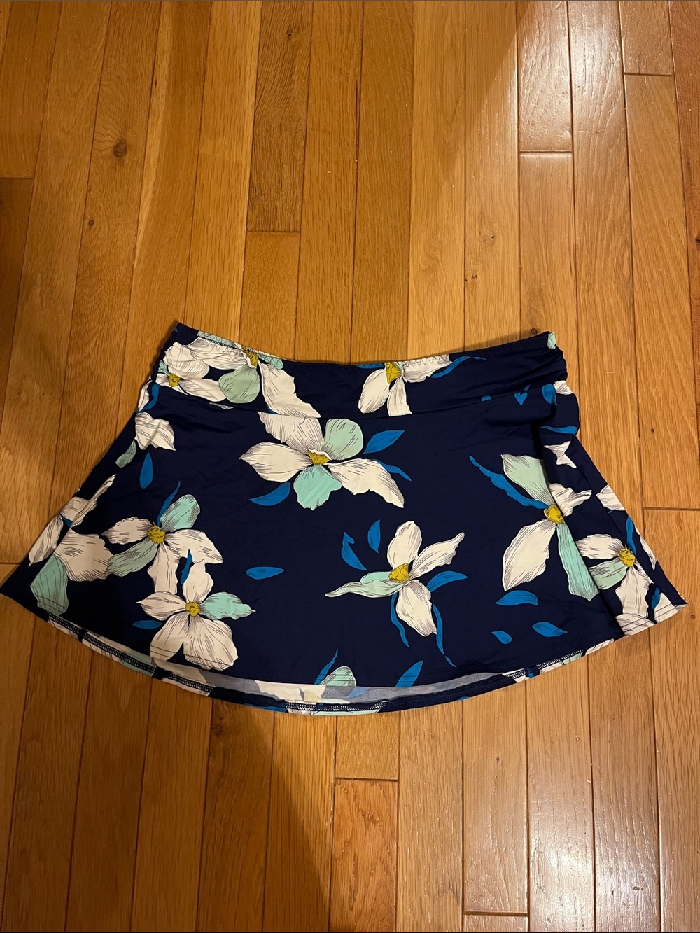 Land’s End navy blue and white floral swim skirt